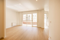 Piso con ascensor y terraza en La Maternitat i Sant Ramon